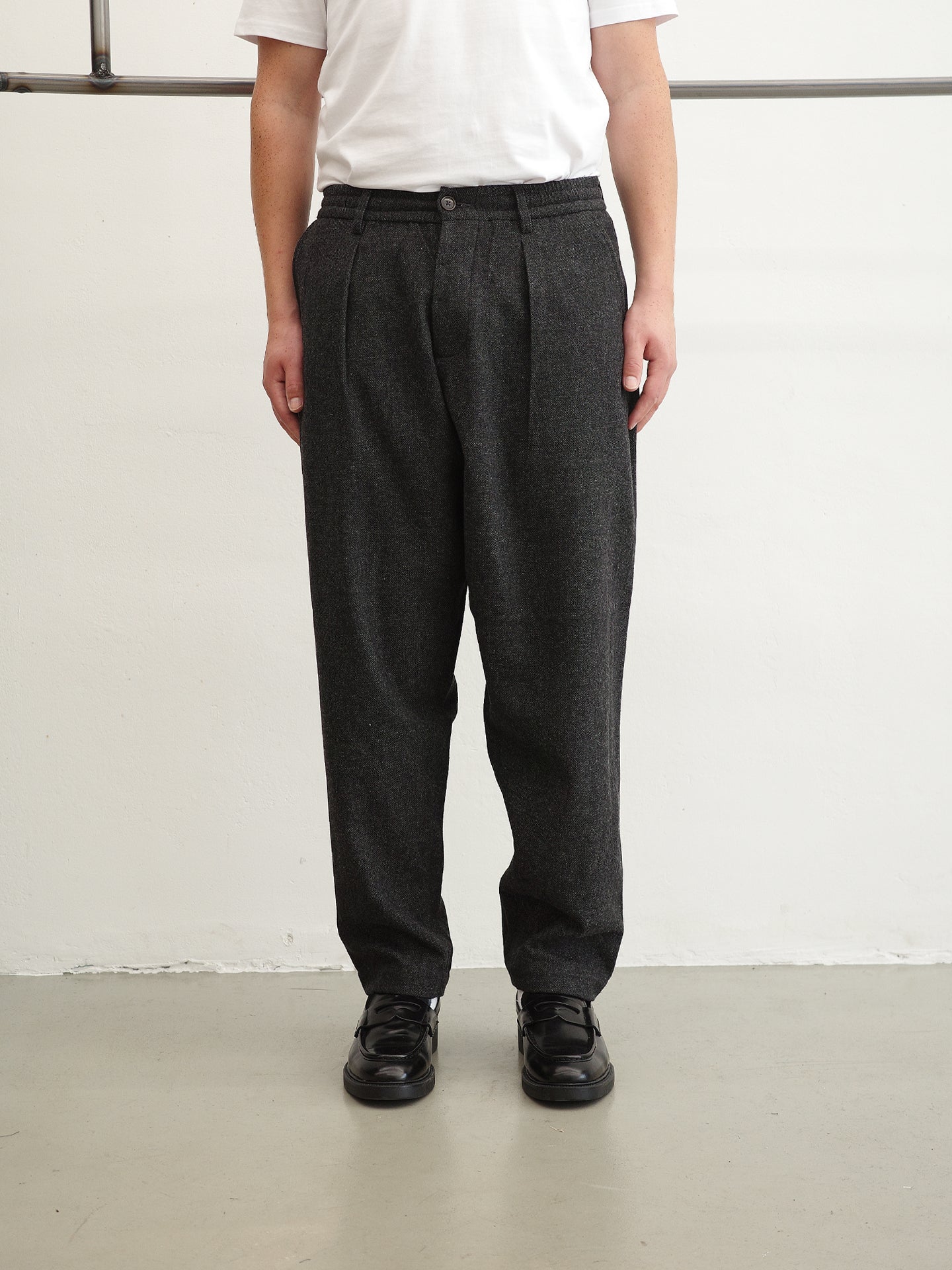 PLEATED TRACK PANT