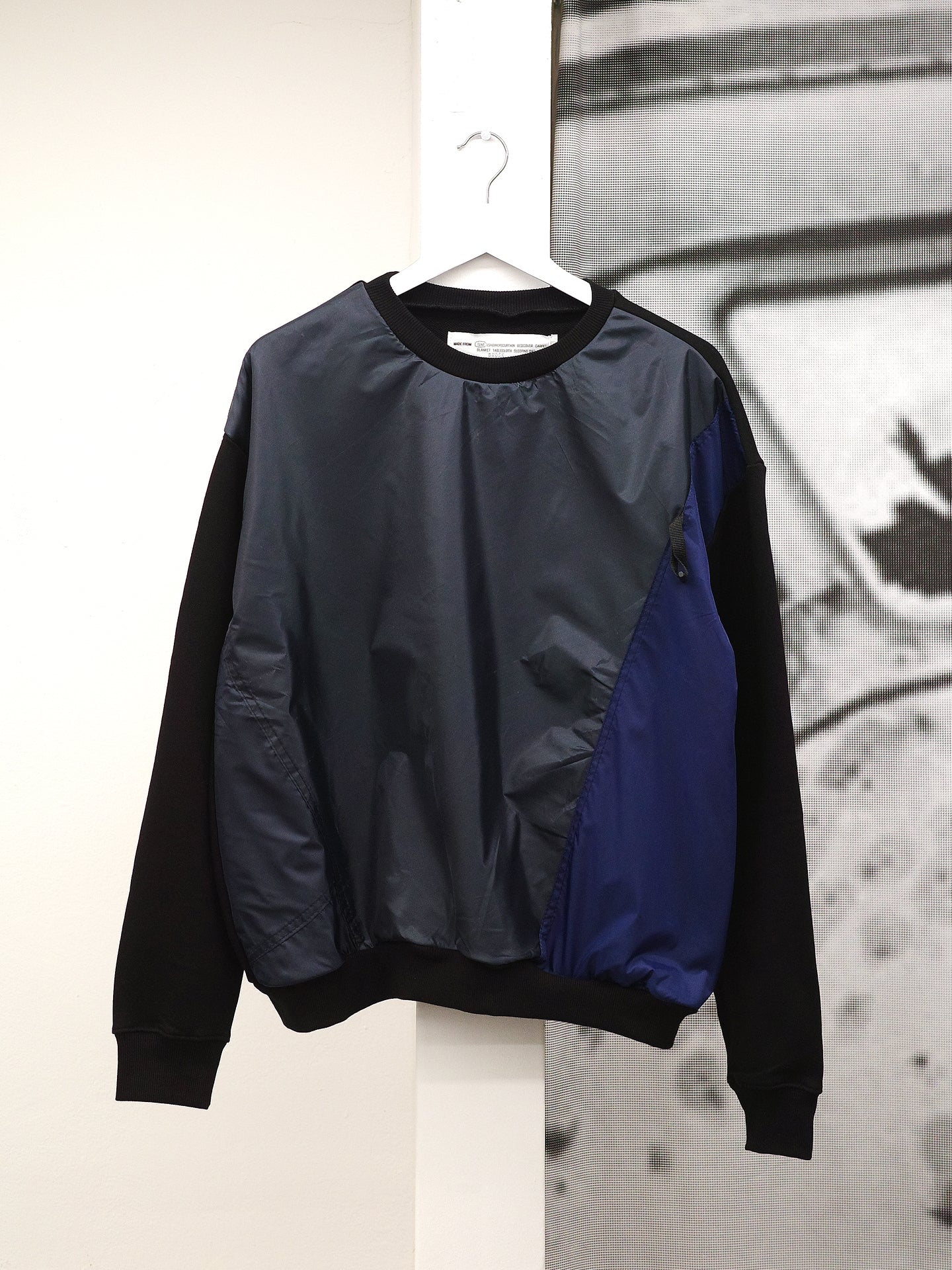 TENT CREWNECK