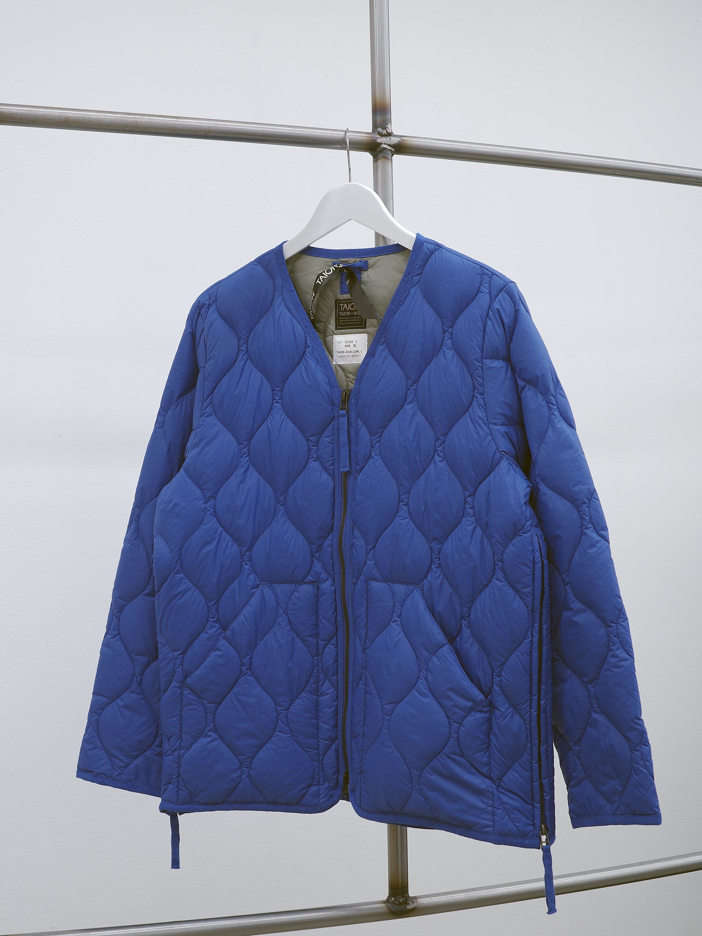 MILITARY V NECK W-ZIP DOWN JKT